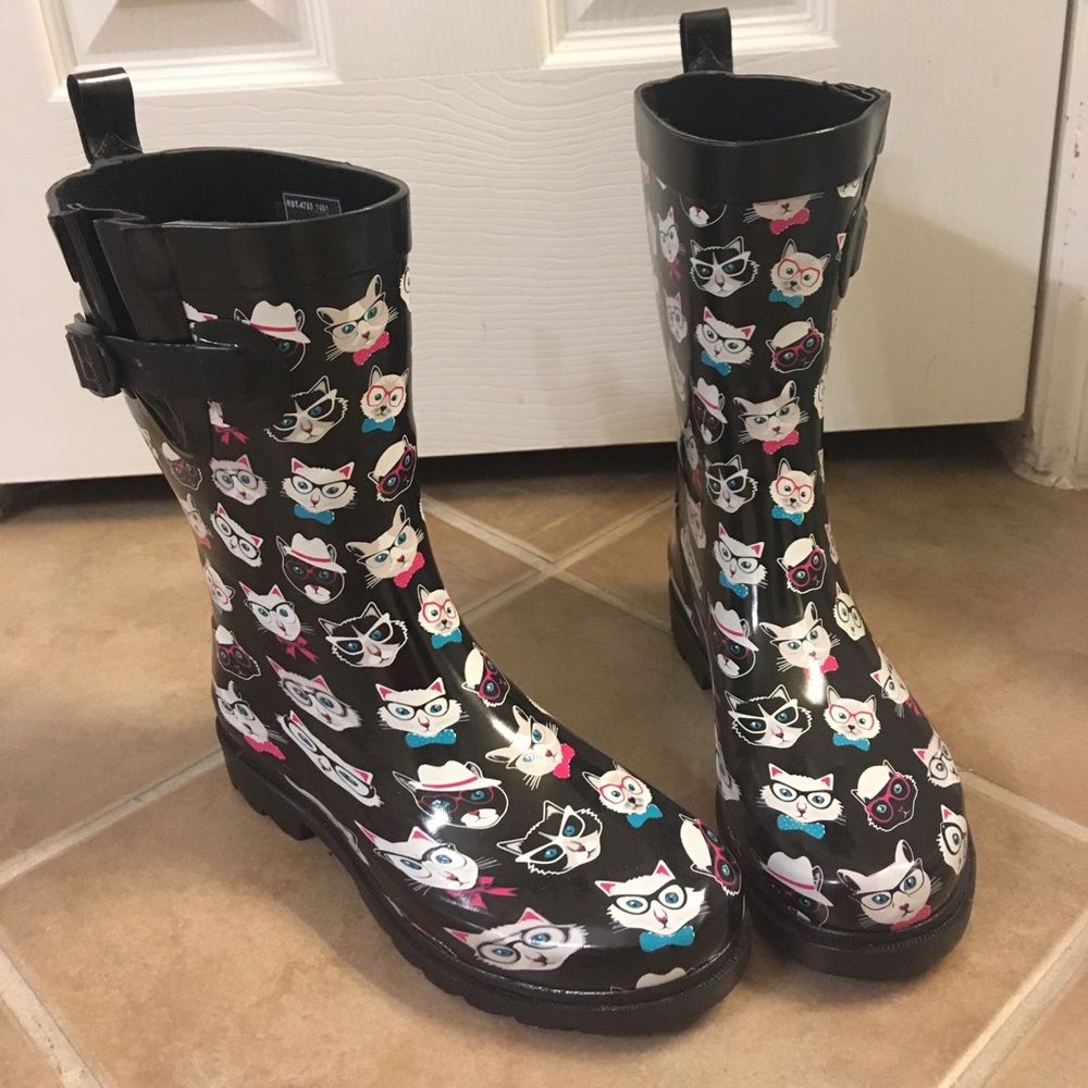 Black and white cat Capelli rain boots